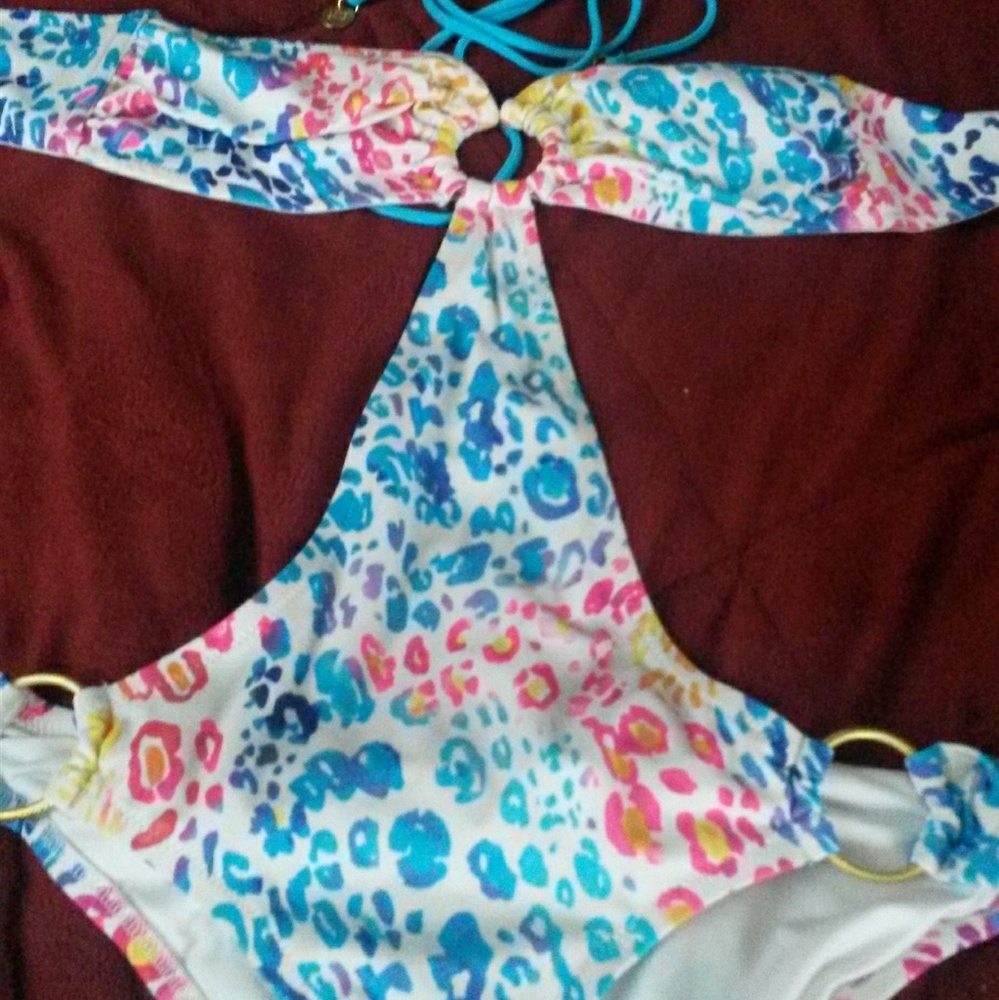 VS size small NWOT one piece bathing suit